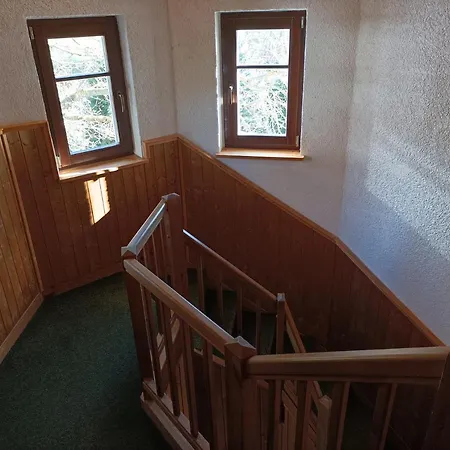 Konukevi Doro Černý Dŭl