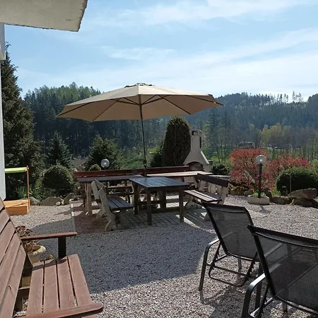 Doro Konukevi Černý Dŭl