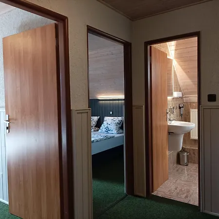 Konukevi Doro Černý Dŭl